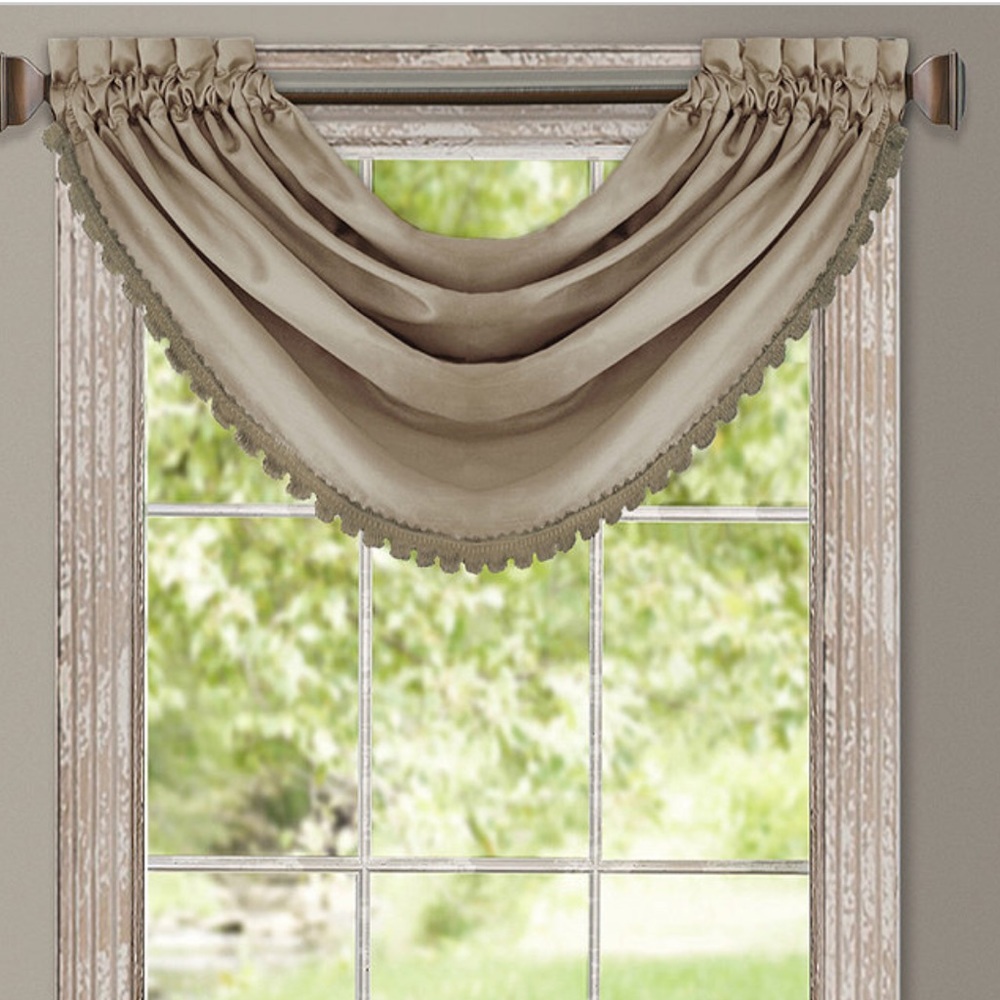 WATERFALL VALANCE